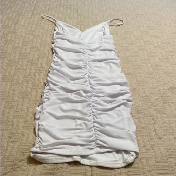 - w h i t e g o d d e s s - - Picture 3 of 3